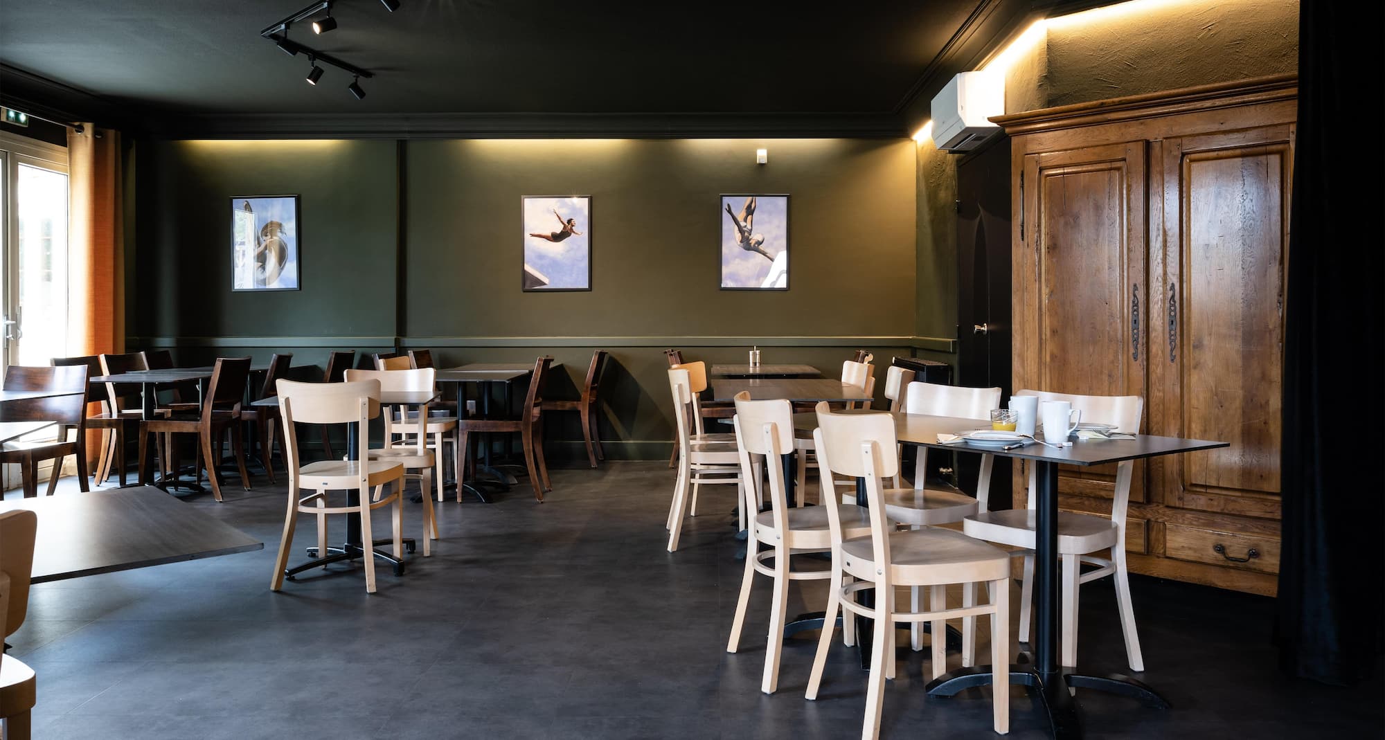 TULIP INN BEAUNE - HotelTulipInn Restaurantreceptionsalonpetitdejeuner Septembre LionelDUPOUY Photographie