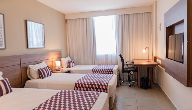 Tulip Inn Campos dos Goytacazes - Standart Room 3 single Beds