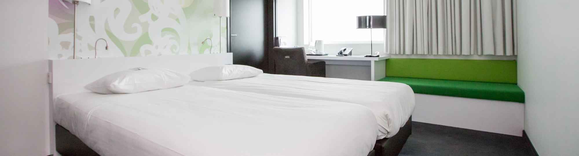 Tulip Inn Eindhoven Airport - Tulip Inn Eindhoven Airport connecting door