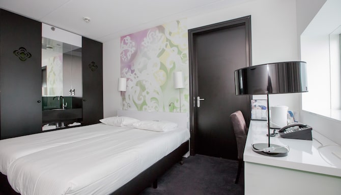 Tulip Inn Eindhoven Airport - Tulip Inn Eindhoven Airport connecting door room