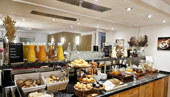 TULIP INN FRANKFURT AIRPORT - Tulip Inn Frankfurt Airport Breakfast room
