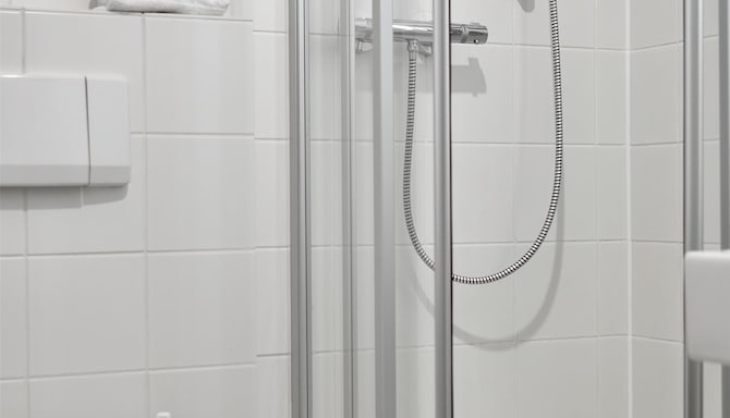 TULIP INN FRANKFURT AIRPORT - Superior Room Bathroom