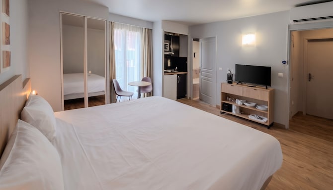 TULIP INN HONFLEUR RESIDENCE