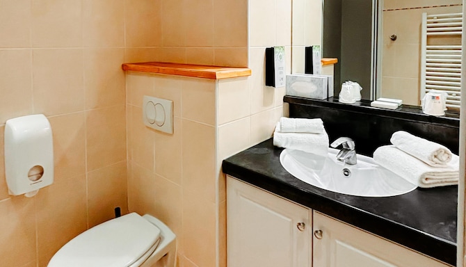 TULIP INN HONFLEUR RESIDENCE - SALLE DE BAIN  RESIDENCE HONFLEUR