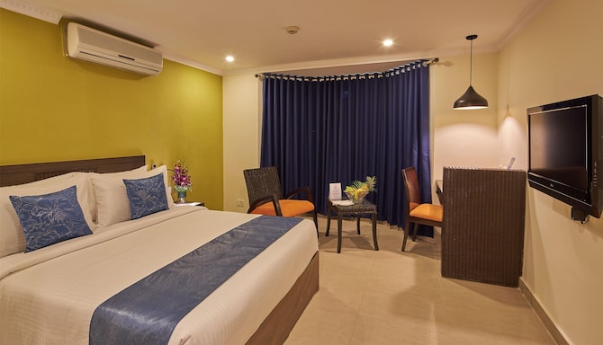 Tulip Inn Koramangala Bangalore - DELUXE ROOM MASTER BED