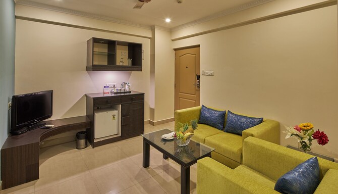 Tulip Inn Koramangala Bangalore - ROYAL SUITE ROOM LIVING AREA