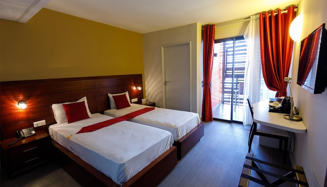 Tulip Inn Sainte Clotilde La Reunion - Standard Room 2 Single Beds