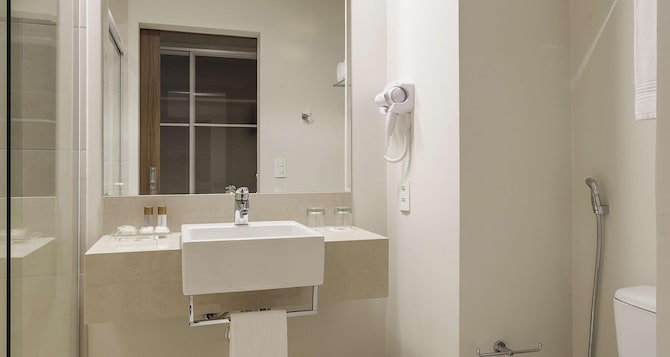Tulip Inn Sete Lagoas - Bathroom