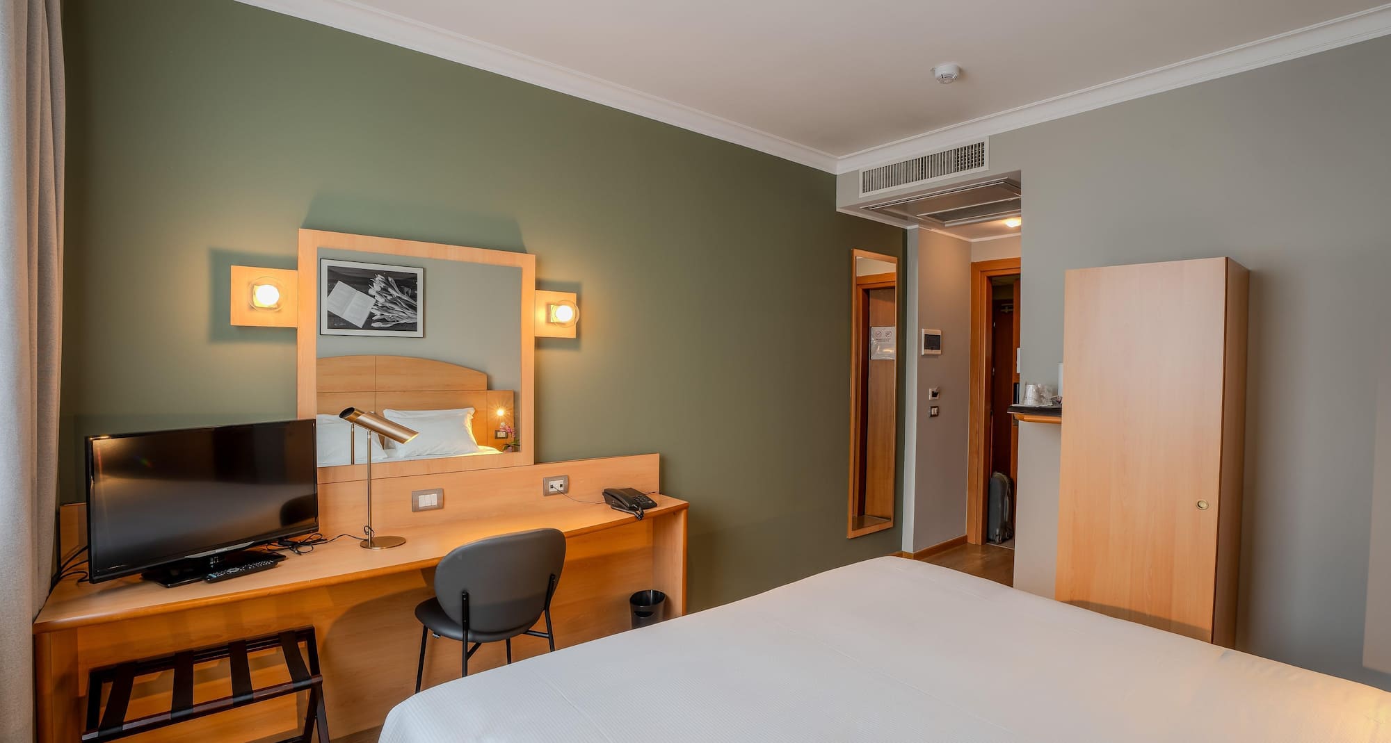 Tulip Inn Turin West - Standard room queen bed