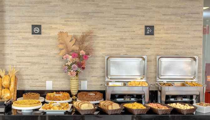 Tulip Inn Vila Velha - Breakfast