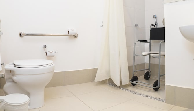 Tulip Inn Vila Velha - Bathroom adapted