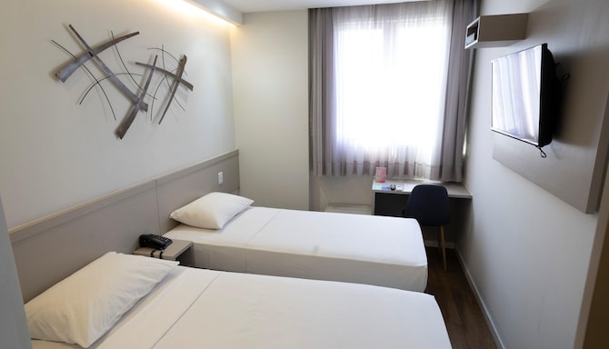 Tulip Inn Vila Velha - Standard Room Twin