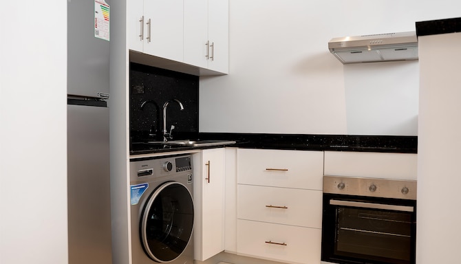 Tulip Residences Muscat The Village - Guest room kitchen/kitchenette