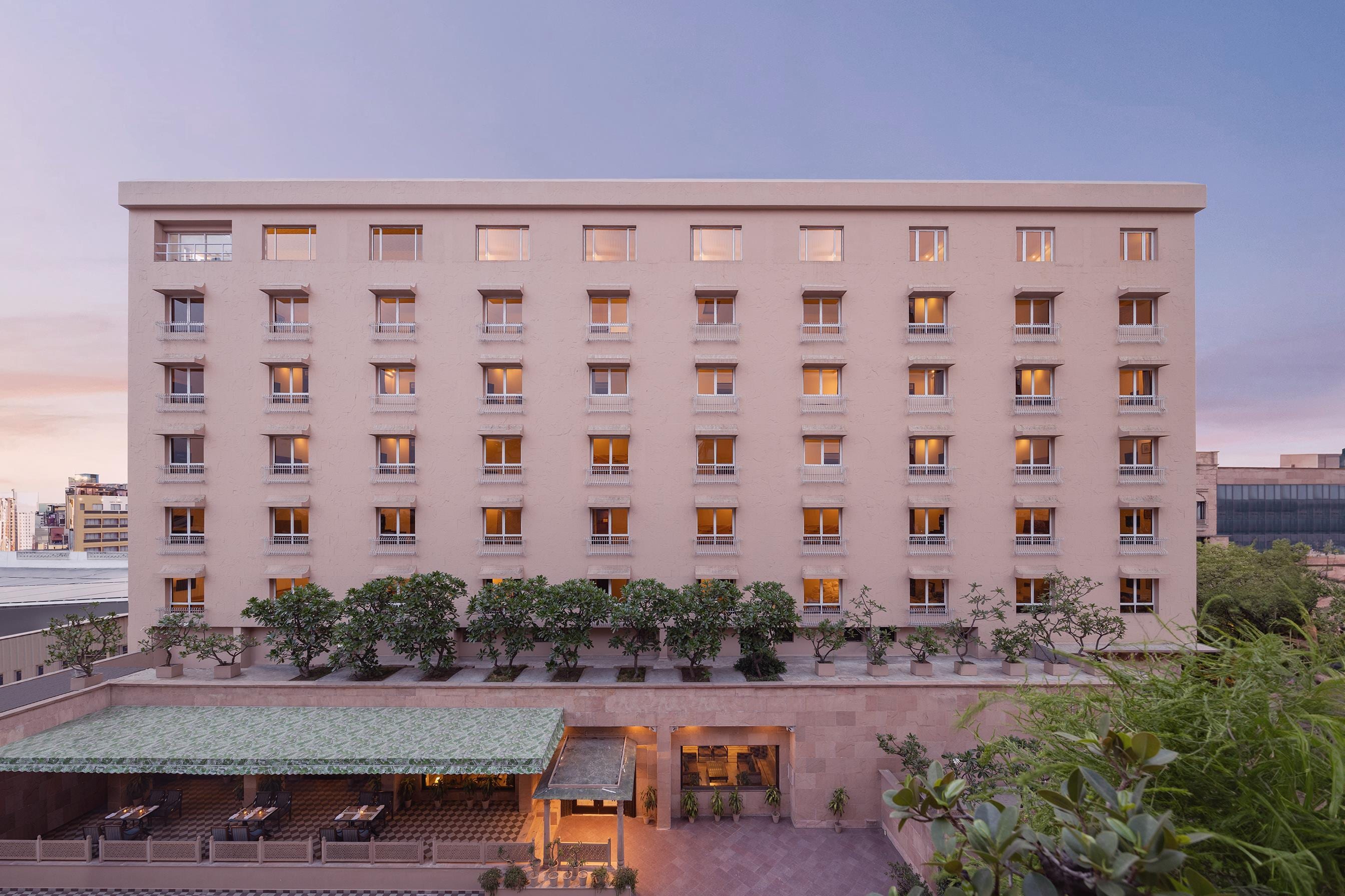 V SAROVAR PORTICO MI ROAD JAIPUR - Facade