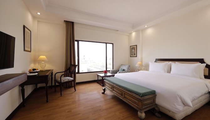 V SAROVAR PORTICO MI ROAD JAIPUR - Guest Room