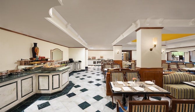 V SAROVAR PORTICO MI ROAD JAIPUR - Flavours