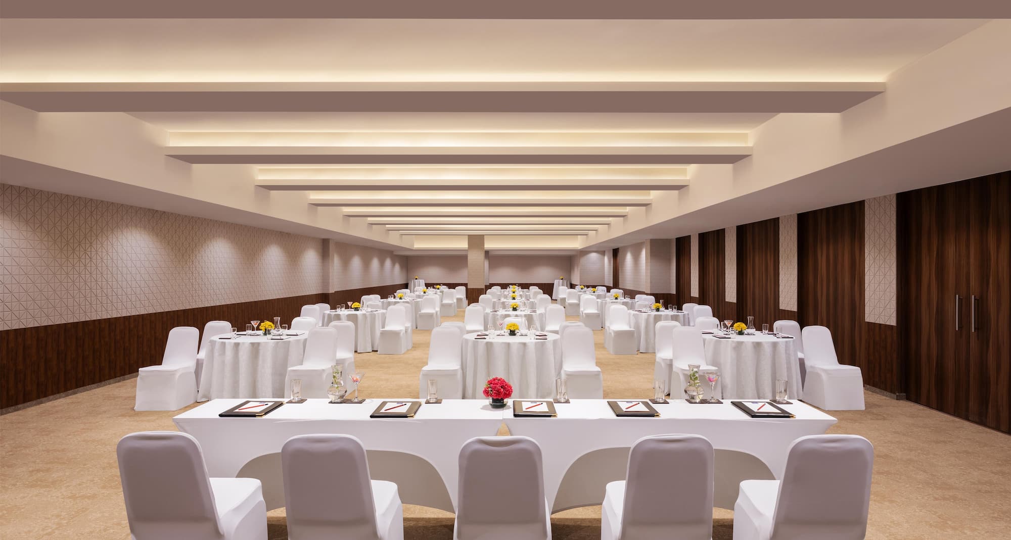 V SAROVAR PORTICO MI ROAD JAIPUR - Casamento
