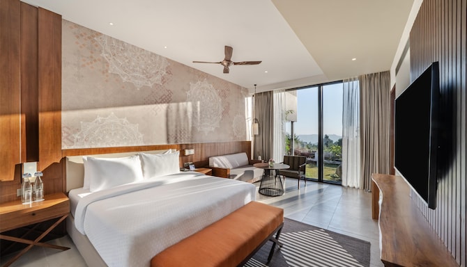 VANDHARA SAROVAR PREMIERE JIM CORBETT - Suits with Garden Bedroom
