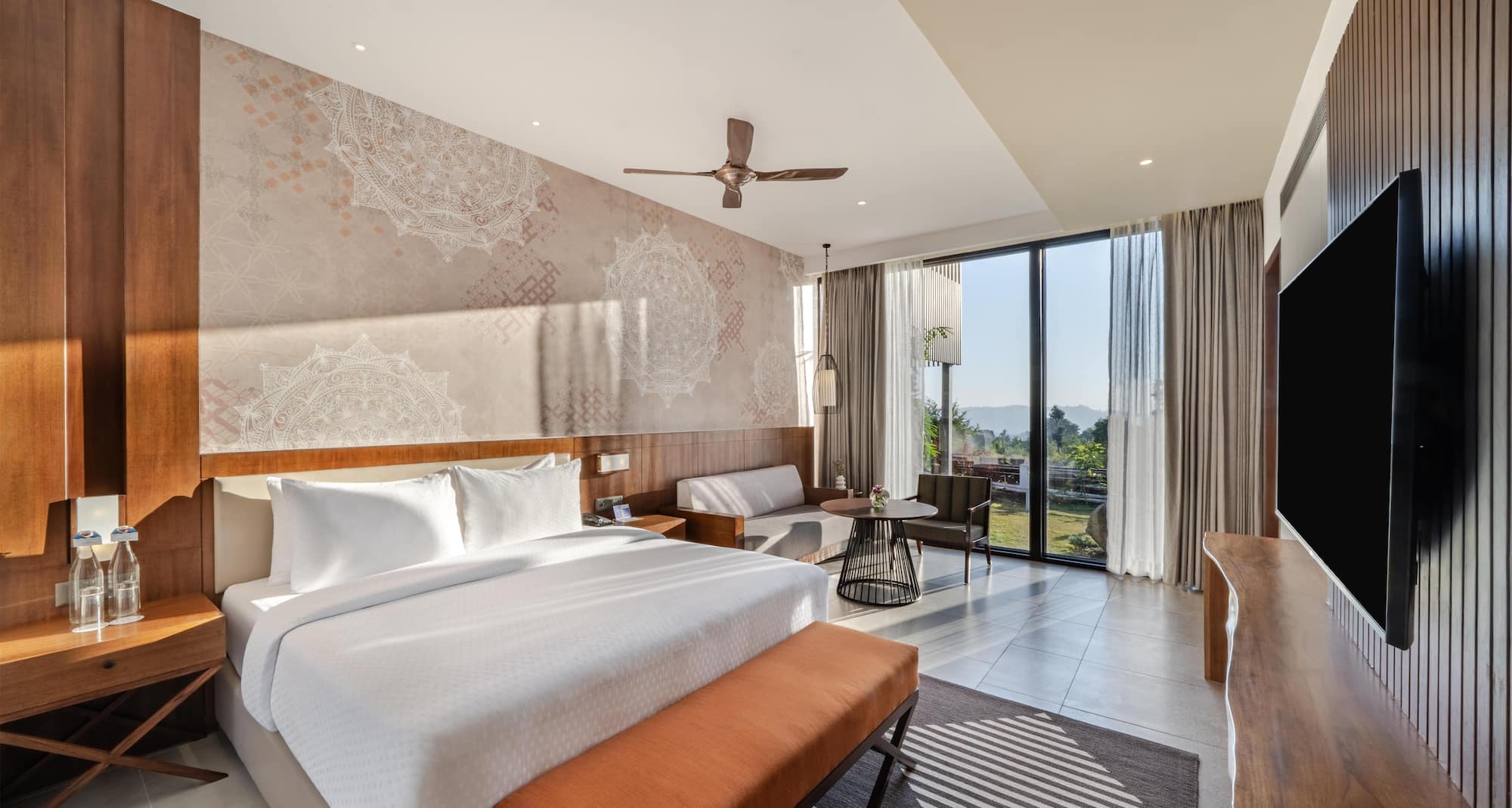 VANDHARA SAROVAR PREMIERE JIM CORBETT - Suits with Garden Bedroom
