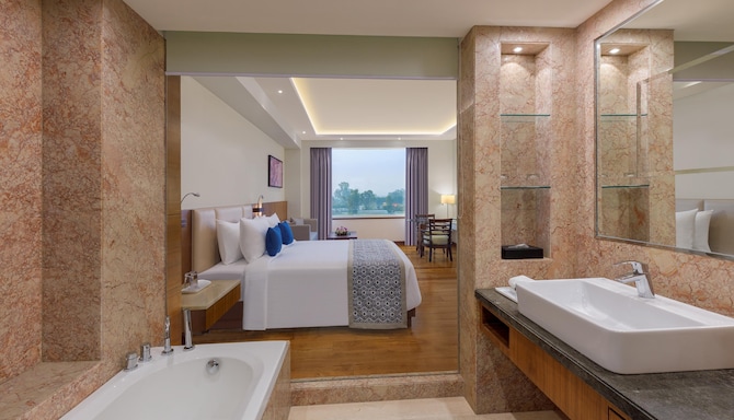 Viraj Sarovar Portico Jammu - Guest Room