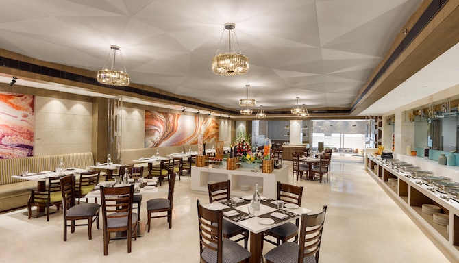 Viraj Sarovar Portico Jammu - Restaurant