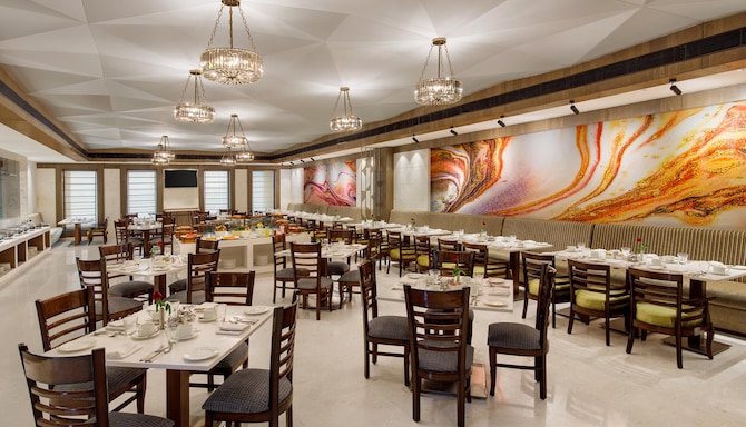 Viraj Sarovar Portico Jammu - Restaurant