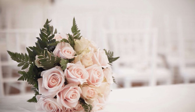 Weddings - Pink flower bouquet